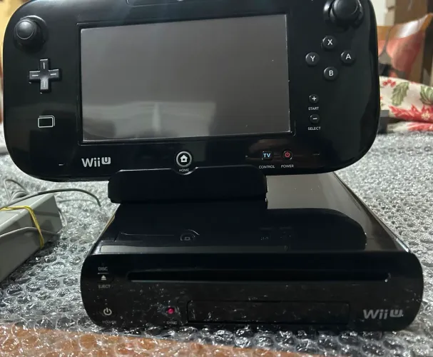 Console Nintendo Wii U preto deluxe 32gb
