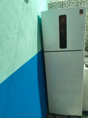 Geladeira Electrolux inverter if 43 