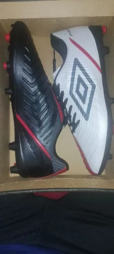 Chuteira Campo Umbro Fifty IV Tamanho 44