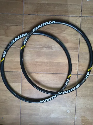 Par aros 29 vnine 36f + raios usados