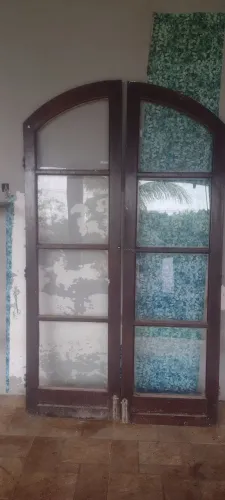 Portas janelas em madeira 