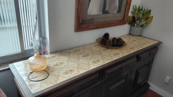 Conjunto Vintage de Madeira Maciça (Buffet + Mesa com 6 Cadeiras)