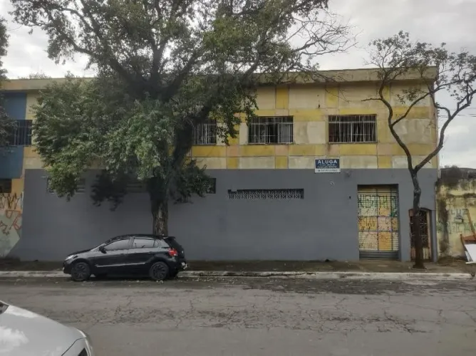 Prédio comercial na Rua Petrobrás, 813 - 827 400 m²
