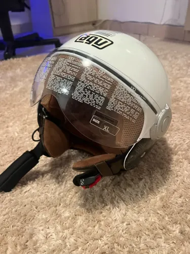 Capacete importado, modelo único no Brasil