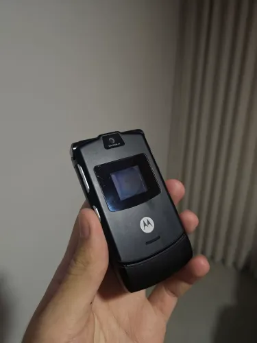 Motorola V3