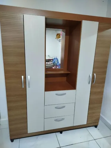 Quarda roupa de solteiro