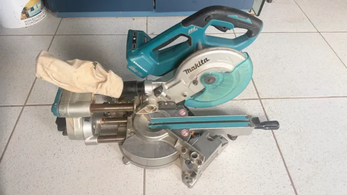 Makita Meia esquadria a bateria 18v+18v