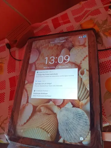 Vendo um Tablet multeleiz 32 g usando