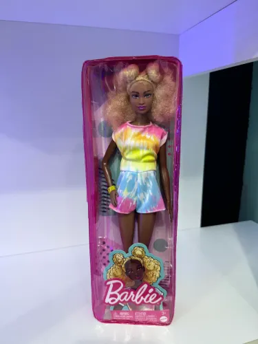 Barbie Fashionista - Negra 180