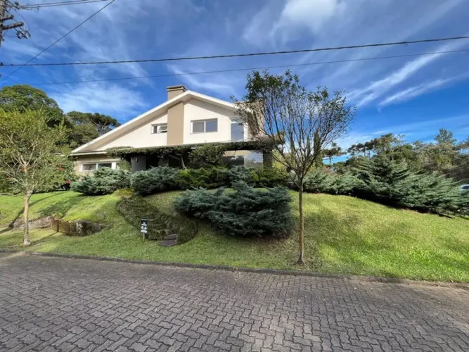 Casa com 3 dormitórios à venda e locação no Reserva da Serra - Canela/RS