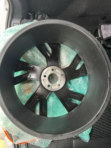 Roda avulsa aro 20 volvo xc40 T5 R design original (3745)
