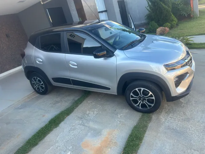 Renault Kwid Intense 1.0 Flex 12V 5P Mec. 2023