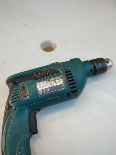 Furadeira makita