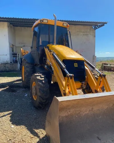 Retroescavadeira JCB 3C Plus Ano 2014 *paço agio*