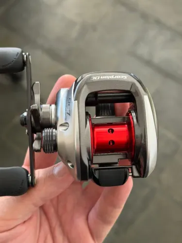 Carretilha Shimano Scorpion DC7