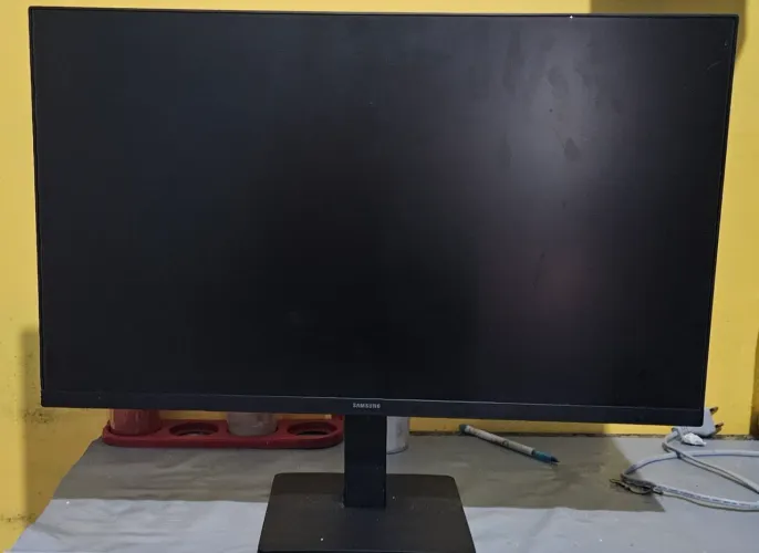 Monitor 24pol full hd Samsung essential S3 com tela led
