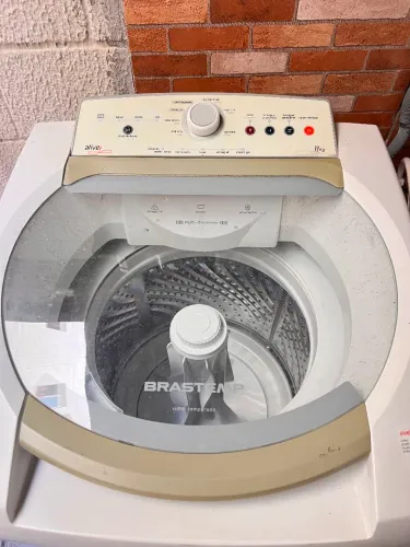 Vendo Máquina de lavar ,Brastemp,11 litros,usada e em bom estado.