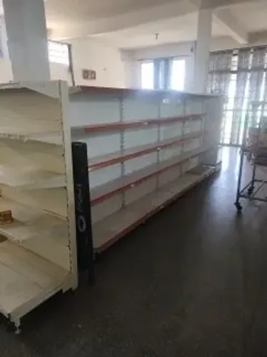 prateleiras mercado em aço