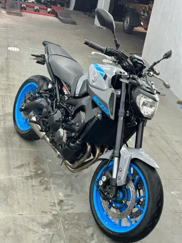 Yamaha MT 09 2017/18 IMPECÁVEL 