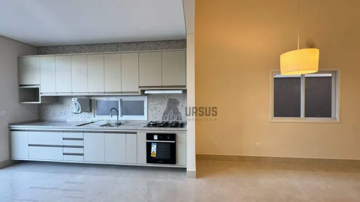 Casa em Condomínio Fechado à Venda em Taubaté | 3 Dormitórios, Área Gourmet e Excelente Pa