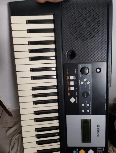 Teclado Yamaha antigo