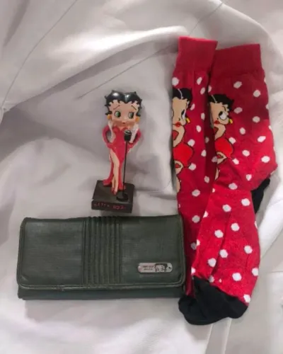 kit betty boop lover: carteira + meias + boneca