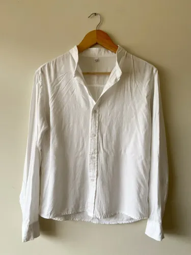 Camisa branca de botões