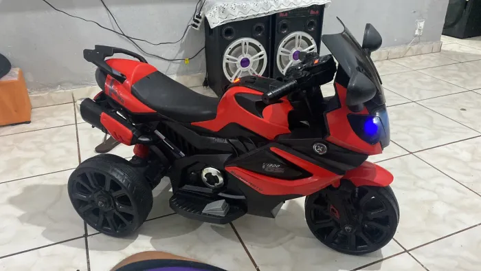 Vendo moto infantil elétrica