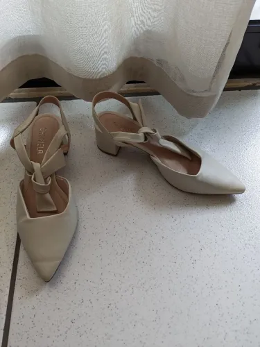 Sandalia beige - T36 - Gabriela