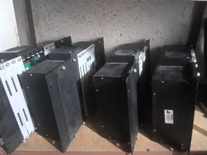 Torro centrais telefônicas PABX vários modelos a partir 1000 reais cada chama Wats da negó