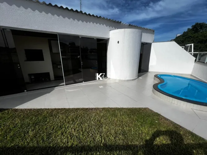 Cobertura duplex em Coqueiros 3 dormitórios!