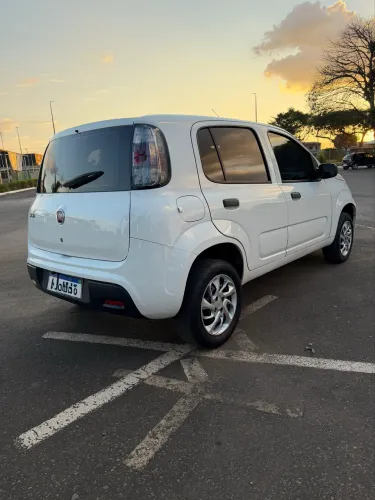 Fiat Uno Attractive 1.0 EVO Fire Flex 8V 5P 2021