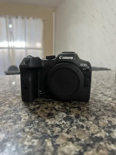Cânon R7 - Corpo 