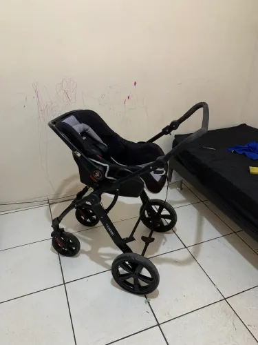 Carrinho de bebê kiddo