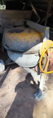 Betoneira vende se