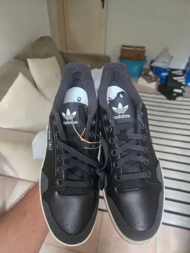 tenis adidas preto 42 novo na caixa