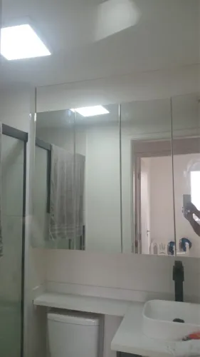 Armário espelhado para banheiro fabricado sob medida