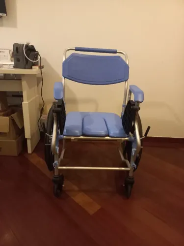 CADEIRA HIGIÊNICA COM ASSENTO MACIO