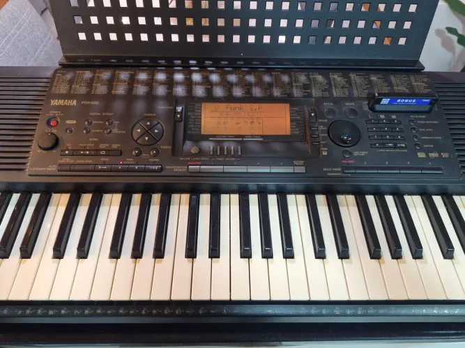 Teclado musical YAMAHA Psr-620 