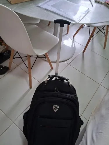 Mochila grande com rodinhas
