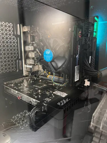 Pc Gamer no precinho! GTX 1650/8gb/i3 9100f