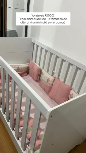 Berço com 3 alturas - vira mini sofá e mini cama