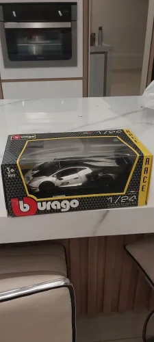 Miniatura Lamborghini Essenza SCV12 Bburago 1/24 (Na Caixa)