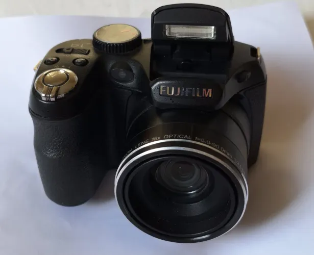 Fujifilm S2950