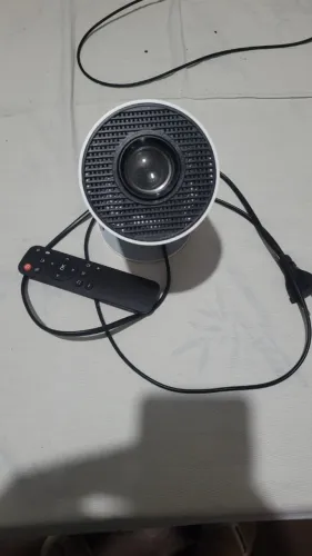 Projetor Portátil HY300