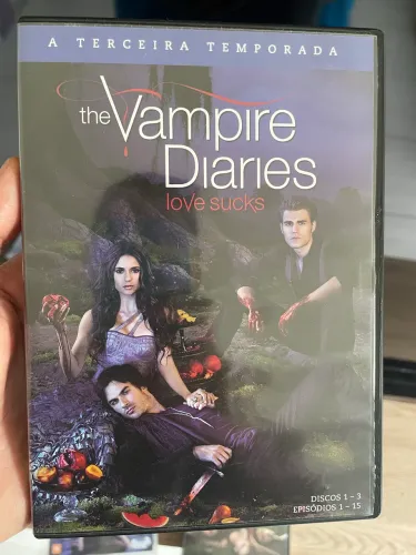 Série the vampire diaries terceira temporada disco 1, 2 e 3 apenas
