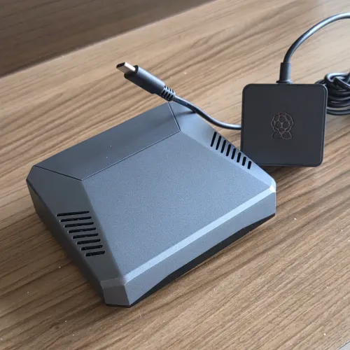 Raspberry Pi 4 8GB + Argon One M2