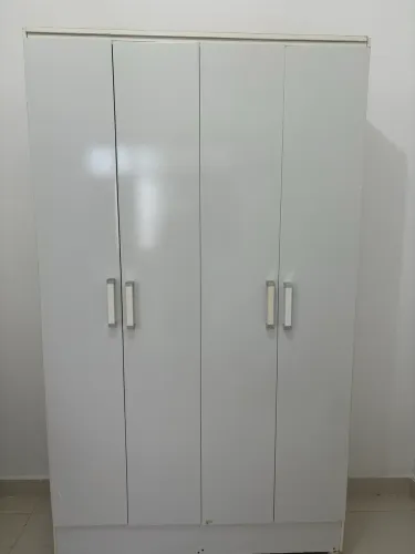 Guarda-Roupa Branco 4 Portas com Gavetas - Conservado