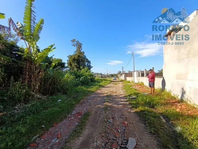 Terreno de esquina 600 metros do mar em Marajó - Matinhos
