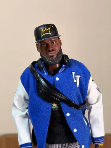 Boneco Lebron James Collector